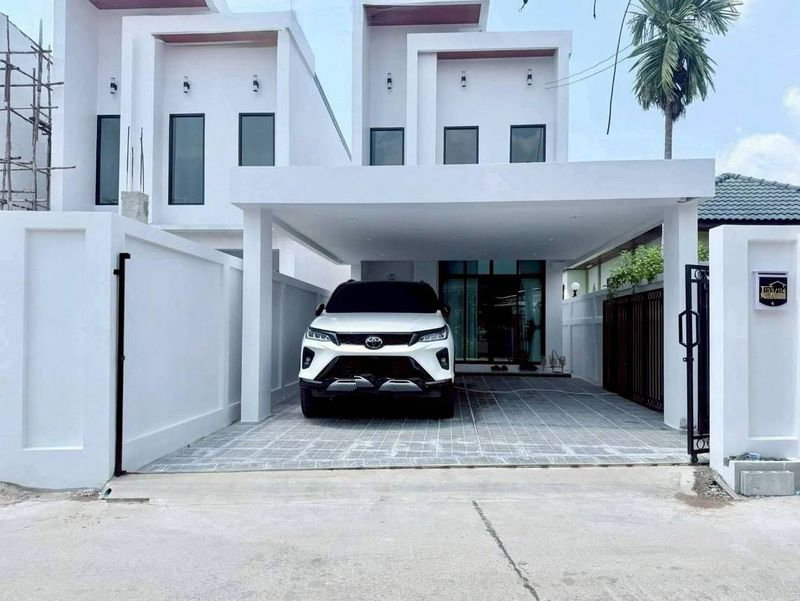 รูป ขายบ้านเดี่ยวสร้างใหม่ พร้อมอยู่ ซอยสยามคันทรีคลับ พัทยา ชลบุรี  - รูปที่ 1/18