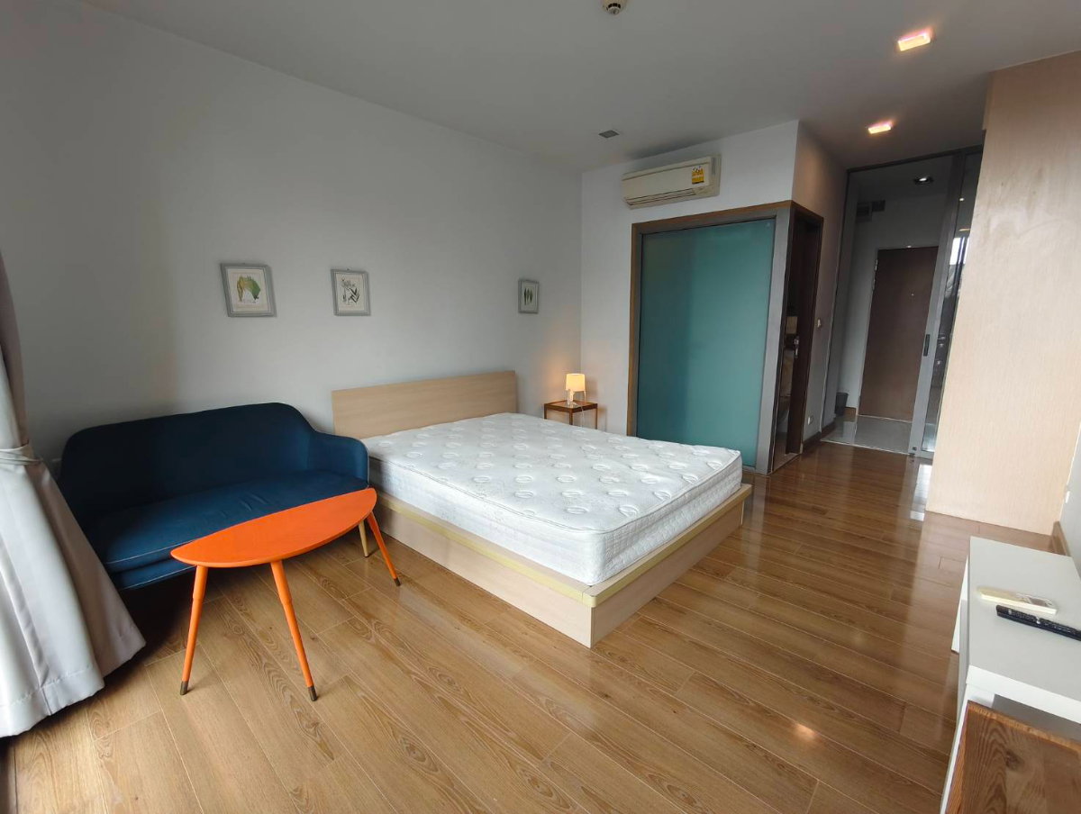 picture OMG335  [ Quad Sathorn ]  Nice Studio unit ++ Cheap RENT ++ Available NOW 30-Jun-26 - 2/9