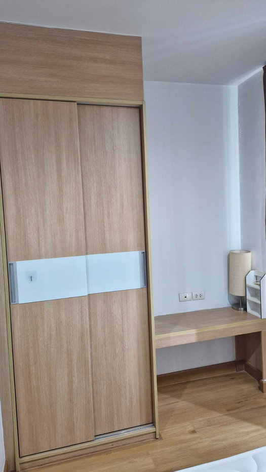 picture Next Step to MRT. Condo Life @ Ratchada Huay Kwang 125000 THB/month 30 sqm. Line ID : Adambma - 8/20