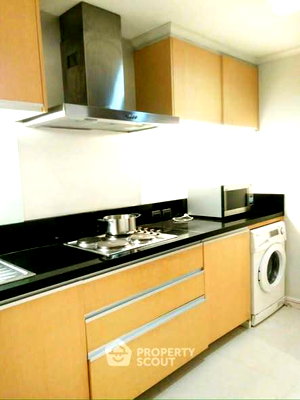 Condos for rent : 2-BR Condo At The Oleander, 122 Sqm Near BTS Nana (ID 3045865)
