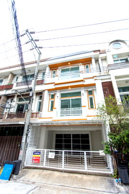 ทาวน์โฮม กรุงเทพมหานคร : CB019 ทาวน์โฮม 3 ห้องนอน ท่าแร้ง