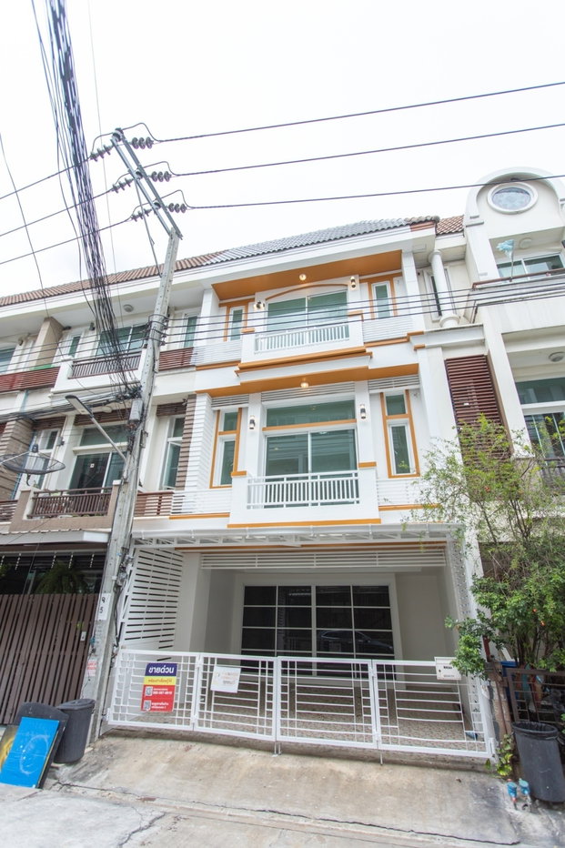 รูป CB019 ทาวน์โฮม 3 ห้องนอน ท่าแร้ง - รูปที่ 1/1