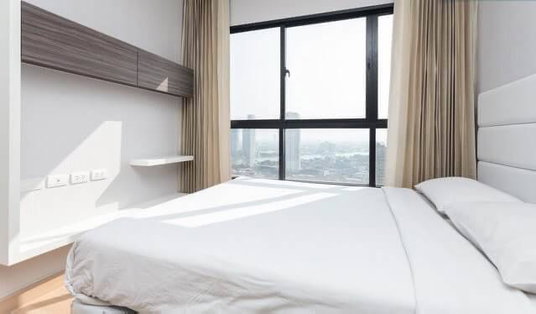 รูปภาพ Luxury River View Condo for Rent | Urbano Absolute Sathorn–Taksin | High Floor | Near BTS Krung Thon Buri