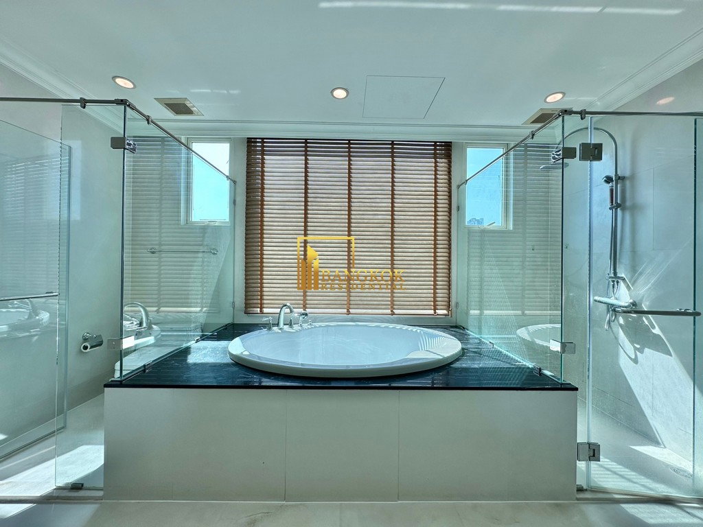 picture Royce Private Residence | Beautiful 4 Bedroom Luxury Condo in Asoke Area - BR3289CD - 16/52