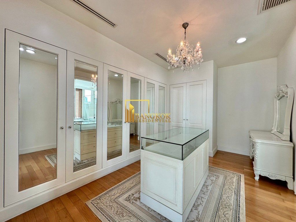 picture Royce Private Residence | Beautiful 4 Bedroom Luxury Condo in Asoke Area - BR3289CD - 15/52