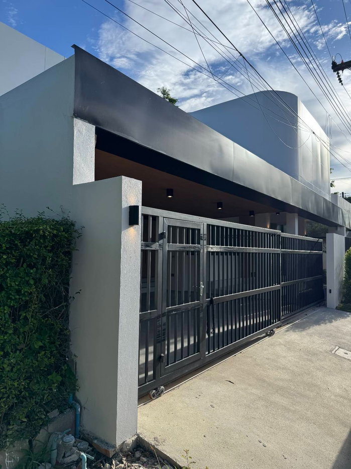 picture Luxury Modern Single-Storey Pool Villa for Sale - 21/21