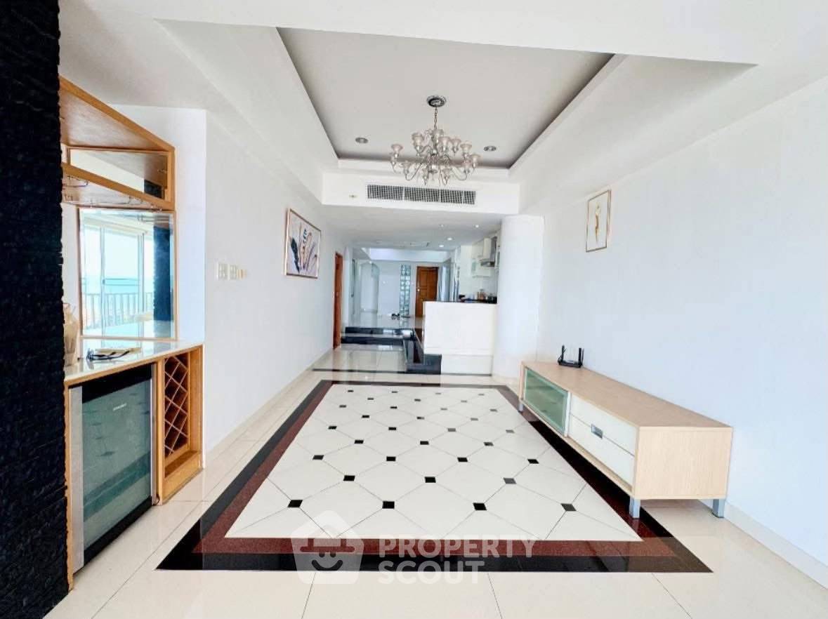 picture 3-BR 254 Sqm Condo At Coconut Beach Condominiums, Jomtien Beach (ID 3046255) - 8/16
