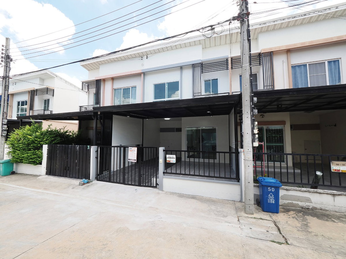 รูป ทาวน์เฮ้าส์ 2 ชั้น ม.พลีโน่ 20.4 ตร.ว. 3 ห้องนอน 2 ห้องน้ำ ทำเลต้นโครงการ พร้อมเฟอร์ ขาย 1.88ล้าน - รูปที่ 2/50
