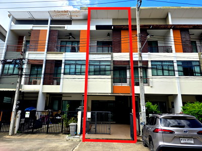 ทาวน์โฮม กรุงเทพมหานคร : ขายทาวน์โฮม 3 ชั้น Six Nature กัลปพฤกษ์ 17 ตรว. เฟอร์ฯบิ้วอิน เขตบางเเค กรุงเทพฯ