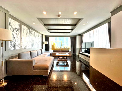 ขายคอนโด : Le Raffine 31 | Superb 3 Bedroom Duplex Condo With Pool - BR11143CD
