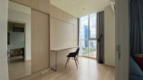For rent, Noble Revolve Ratchada 1, 18th floor. MRT Thailand Cultural Centre station. 
