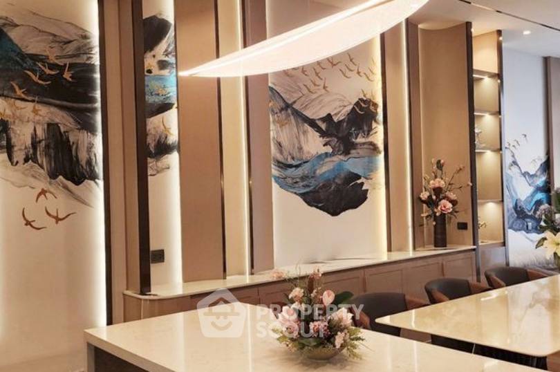 picture Pet-Friendly 2-Bed Condo For Sale At Muniq Langsuan, 9th Floor, BTS Ratchadamri (ID 3043595) - 2/9
