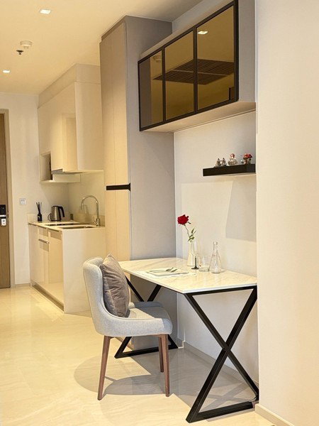 picture A045442 Ashton Silom - 4/8