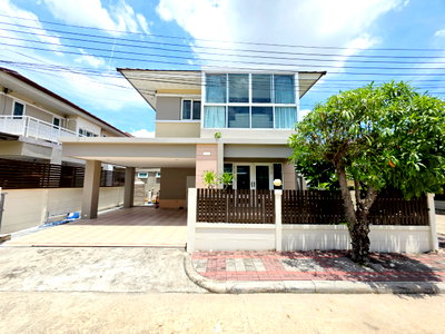 บ้านเดี่ยว ม.รังสิต : บ้านเดี่ยว โครงการ เศรณี คาซ่า ดอนเมือง แต่งสวยพร้อมเข้าอยู่ ไม่ต้องเสียเวลาปรับปรุง ทำเลดี ใกล้สนามบินดอนเมือง ทางด่วน และรถไฟฟ้า