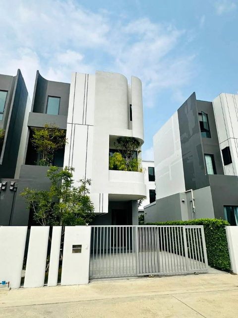 รูป HR3574ให้เช่าบ้านใหม่หรู พูลวิลล่า เดอะ ฟอเรสต์ ไพร์ม ลาดกระบัง 3 ชั้น มีสระว่ายน้ำส่วนตัว เฟอร์ครบพร้อมอยู่ ใกล้สนามบินสุวรรณภูมิ เพียง 10 นาที - รูปที่ 49/49