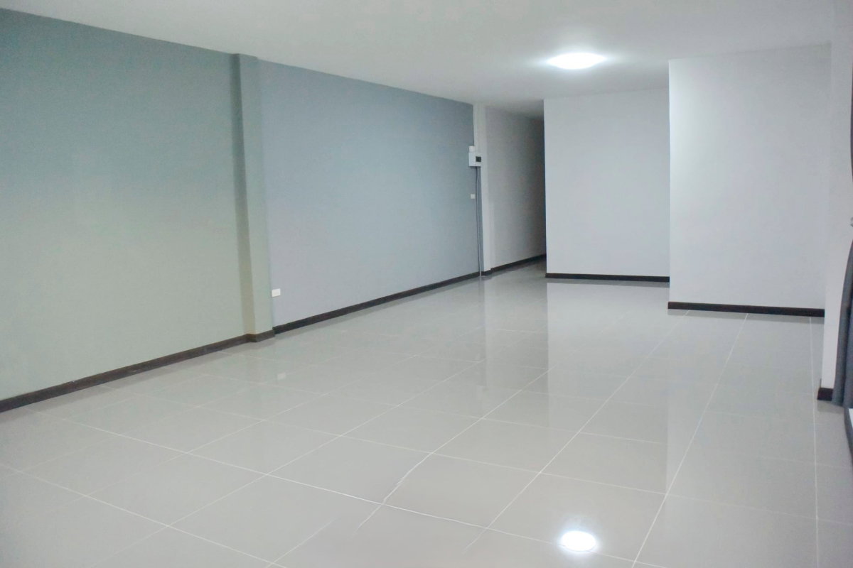 รูป 	 ให้เช่าบ้านชั้นเดียว สร้างใหม่ ขนาดใหญ่  หลังมุม เลี้ยงสัตว์/ ทำ Office ได้  ย่านบางใหญ่ - รูปที่ 5/18