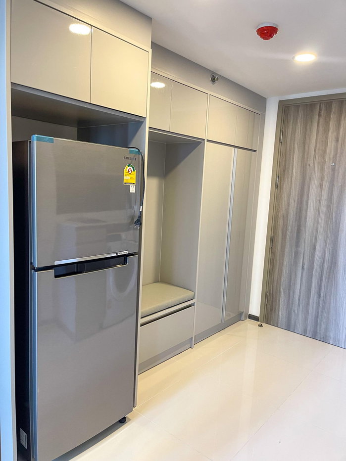 picture For Rent : Knightsbridge space Ratchayothin  - 13/16
