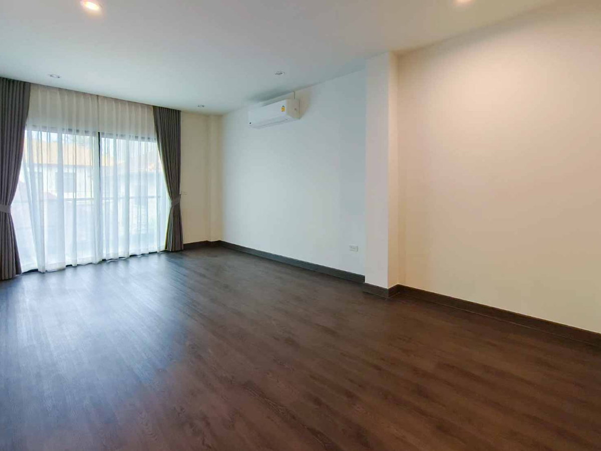 รูป ให้เช่า บ้านเดี่ยว 3 ชั้น สุขุมวิท 65  แบบ 4 นอน 6 น้ำ ขนาด 50 ตรว 330 ตรม ใกล้ BTS เอกมัย ทองหล่อ พระราม 4 พระโขนง : KT26R-017 - รูปที่ 20/22