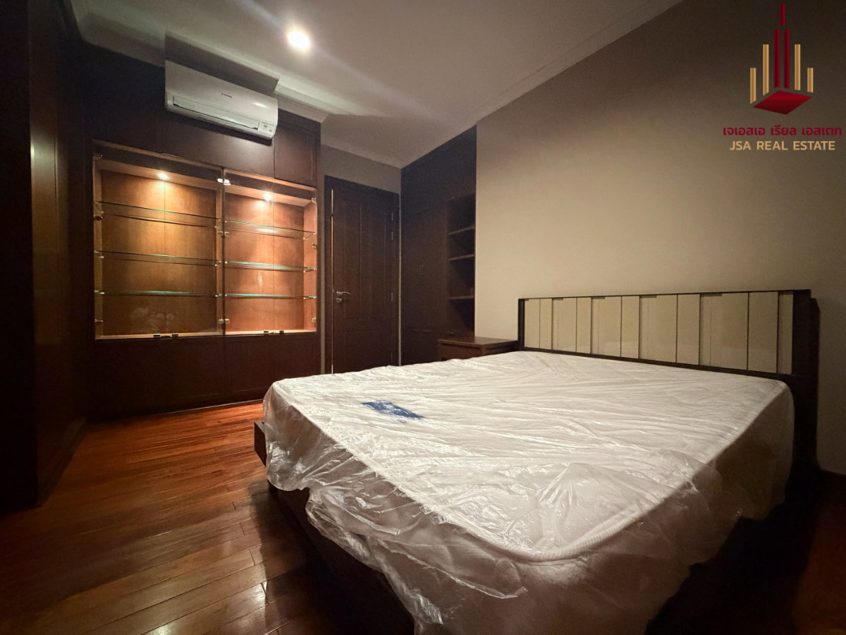 picture ✨ For Rent: Fullerton Sukhumvit Condo ✨ 💰 Only 95,000 THB/month  - 6/8