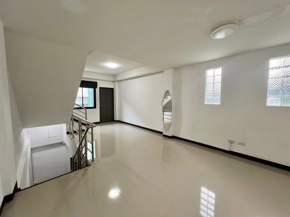 picture For sale, 3-storey commercial building in the economic area, suitable for investment in the city, Chang Phueak, Chiang Mai - SW002503 - 8/48