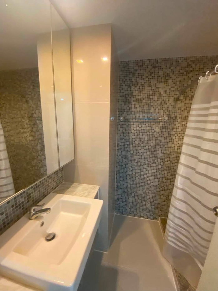 picture We Condo Ekkamai – Ramindra  Corner Unit | Pool View | Near Pink Line MRT | Only THB 9,000/Month  - 4/6