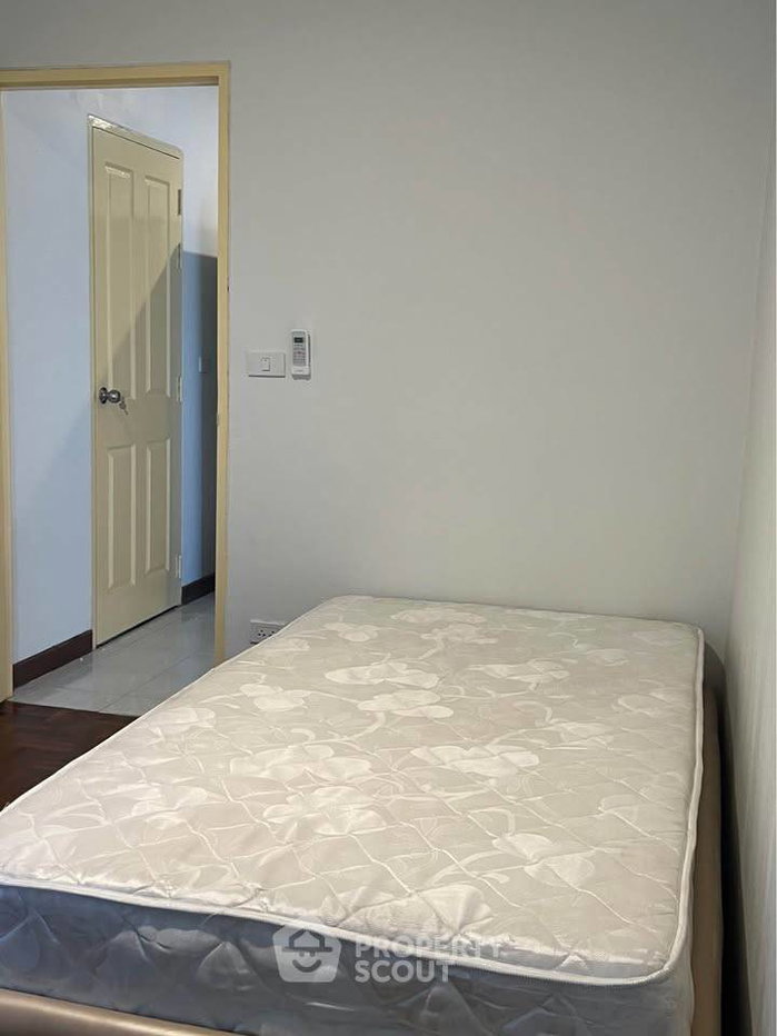 picture 2-BR Condo For Sale, 103 Central Condominium Near Chai Sathan (ID 3046526) - 10/21