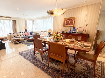 Luxury riverside condo for sale, Riverine Place 1. Large unit, 218 sq.m., panoramic view, 4 private parking spaces, high-quality community.