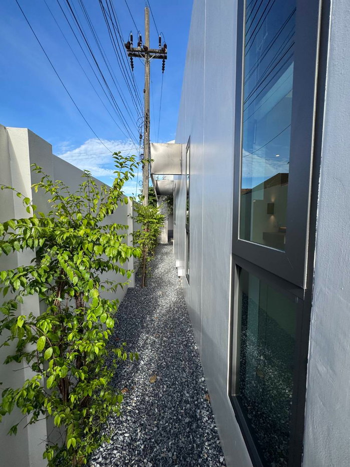 picture Luxury Modern Single-Storey Pool Villa for Sale - 19/21