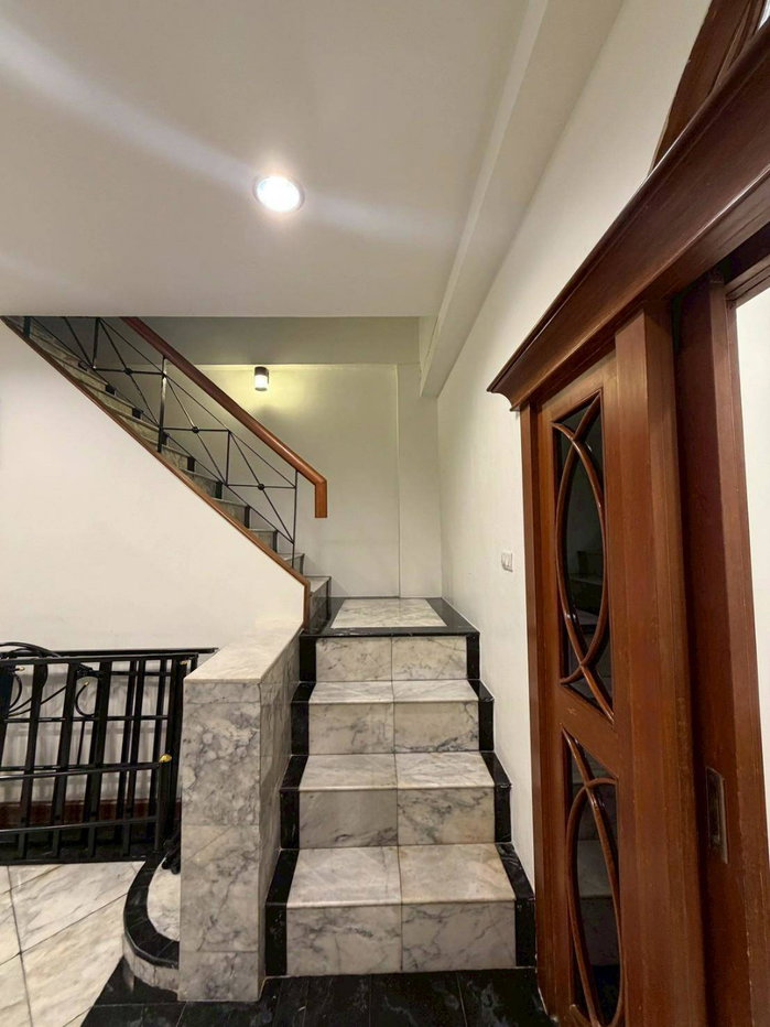 รูป HR3571ให้เช่าทาวน์เฮ้าส์ 3 ชั้น ปิ่นเกล้า ซ.บรมราชชนนี 4 หลังใหญ่ 4 นอน 3 น้ำ พร้อมอยู่ ใกล้เซ็นทรัลและเมเจอร์ปิ่นเกล้า เดินทางสะดวกเข้าออกได้หลายทาง - รูปที่ 23/28