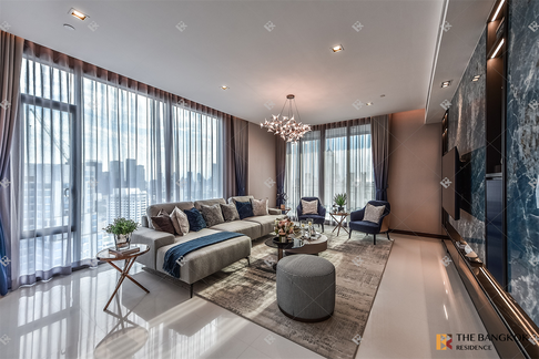 Q1 Sukhumvit Luxury Condo at Special Price near BTS Nana