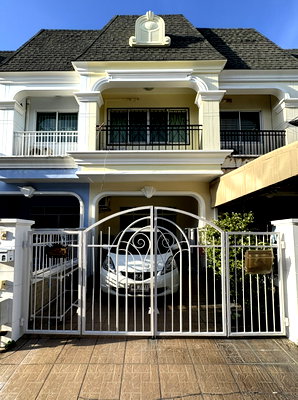 ทาวน์โฮม นนทบุรี : ขายบ้านทาวน์โฮมพร้อมอยู่ หมู่บ้านปริญลักษณ์ ไลท์ พระราม 5  นนทบุรี 