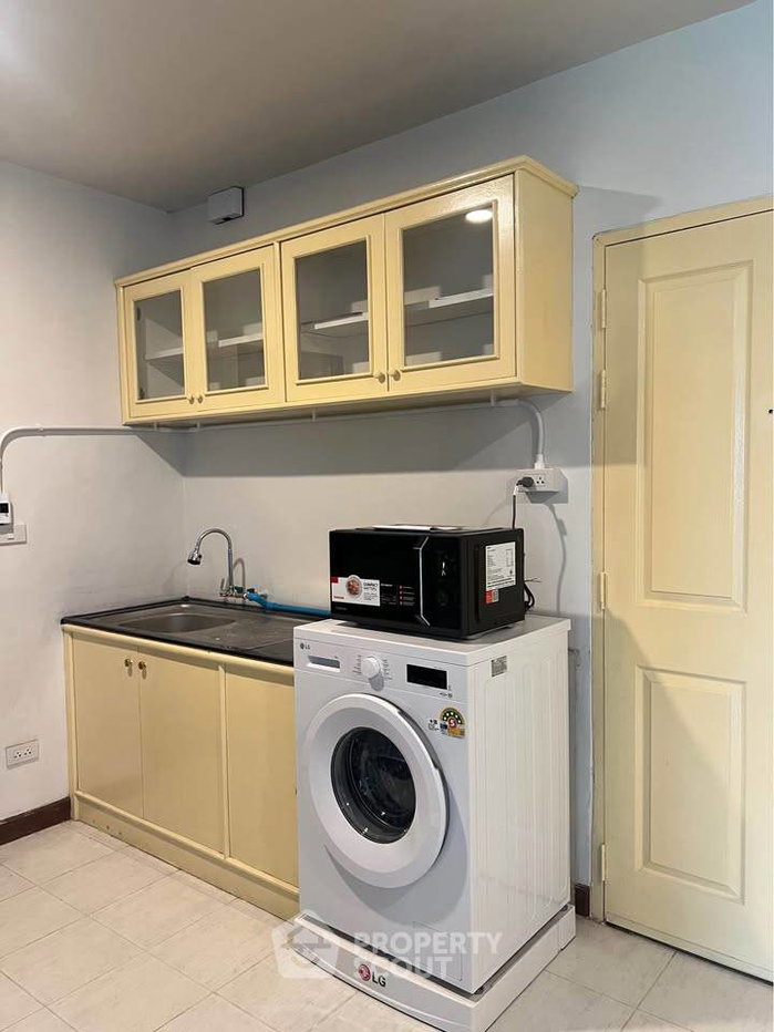 picture 2-BR Condo For Sale, 103 Central Condominium Near Chai Sathan (ID 3046526) - 18/21