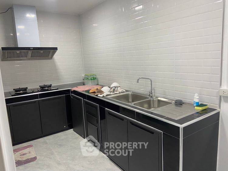 picture Pet-Friendly 3-BR Townhouse For Sale, Poomjai Prime (ID 3045899) - 2/9