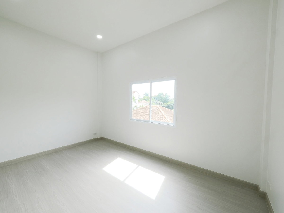 รูป ทาวน์โฮม 3.5 ชั้น ม.สรานนท์ ขนาด 18 ตร.ว. 4 ห้องนอน 3 ห้องน้ำ รีโนเวทใหม่ทั้งหลัง พร้อมเฟอร์ ขาย 2.88ล้าน - รูปที่ 50/63