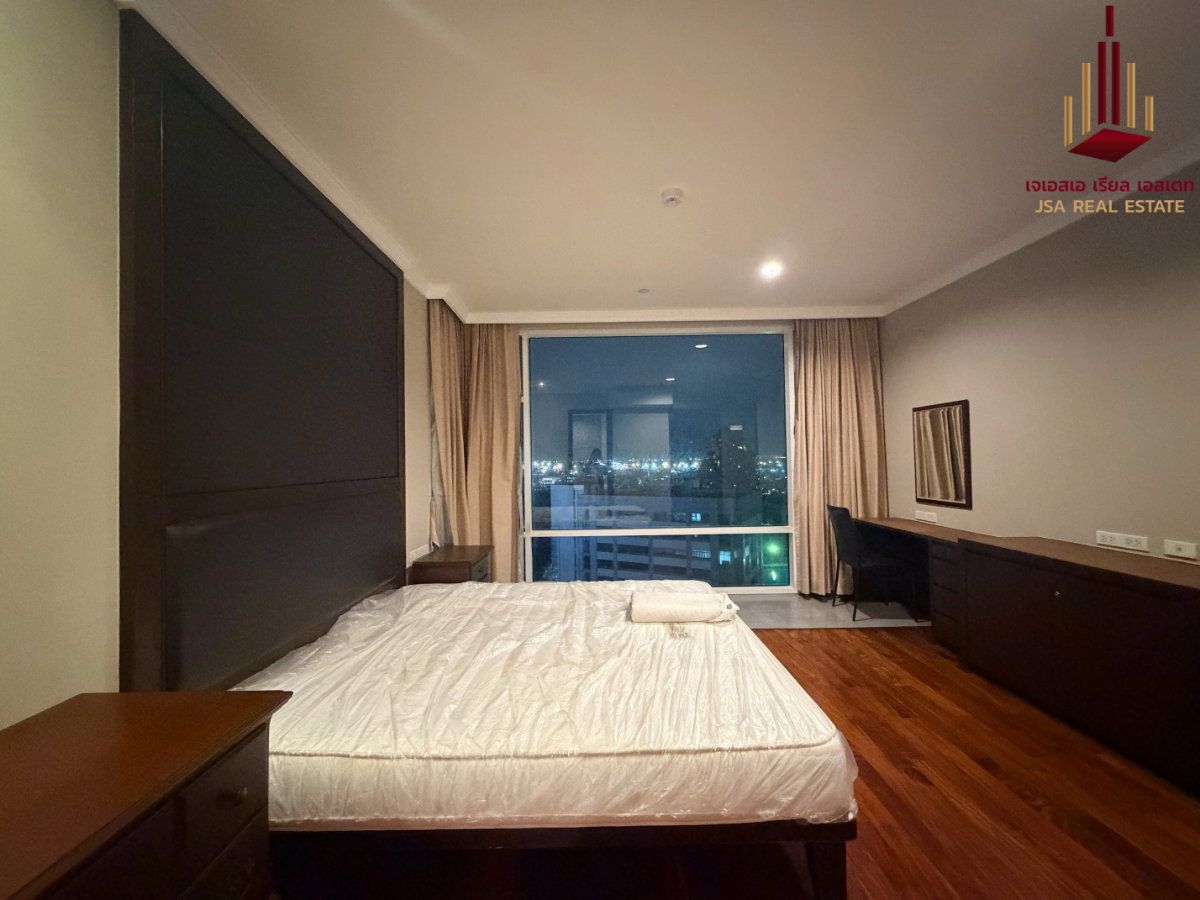 picture ✨ For Rent: Fullerton Sukhumvit Condo ✨ 💰 Only 95,000 THB/month  - 5/8