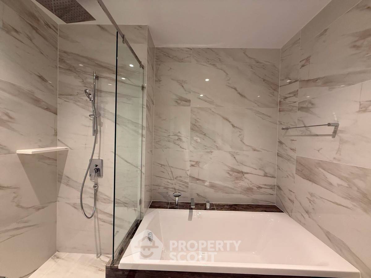 picture 3-BR 100 Sqm, 18th-Floor At Supalai Icon Sathon Near MRT Silom (ID 3045995) - 9/16