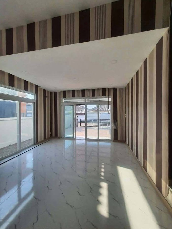 รูป บ้านเดี่ยวมือสอง โครงการ หมู่บ้านเดอะเบสโฮม หนองปลาไหล บางละมุง ชลบุรี  - รูปที่ 2/13