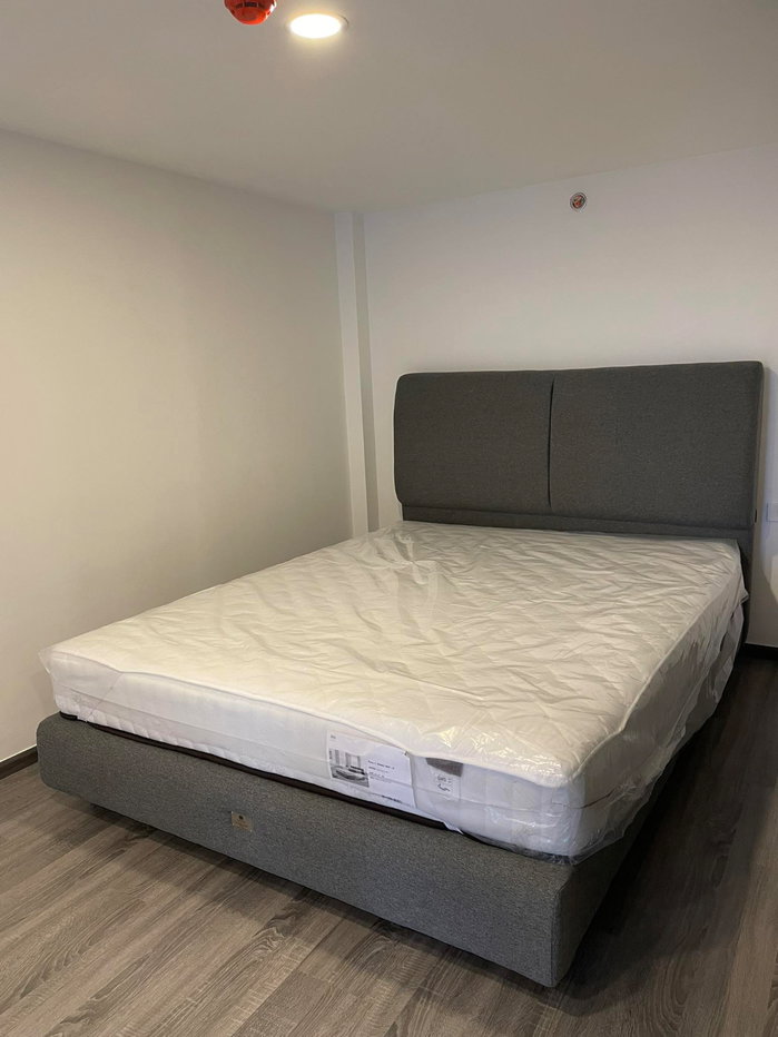 picture For Rent : Knightsbridge space Ratchayothin  - 10/16