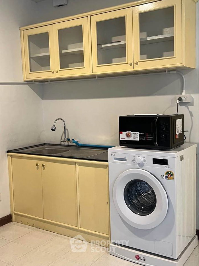 picture 2-BR Condo For Sale, 103 Central Condominium Near Chai Sathan (ID 3046526) - 16/21