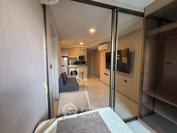 picture 1-BR Condo At Walden Asoke, 400m to MRT Sukhumvit (ID 3045998) - 4/10