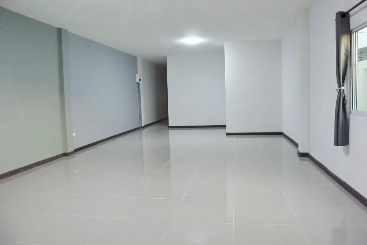 รูป 	 ให้เช่าบ้านชั้นเดียว สร้างใหม่ ขนาดใหญ่  หลังมุม เลี้ยงสัตว์/ ทำ Office ได้  ย่านบางใหญ่ - รูปที่ 4/18
