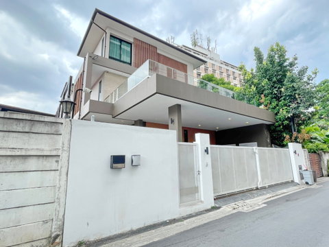 HK0050 RENT ให้เช่า บ้านเดี่ยว 7 ห้องนอน, สุทธิสาร O96-9614163, 065-9423251