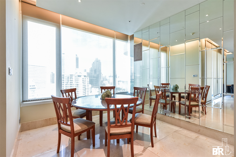 Easy Start with a City Dweller Lifestyle The Infinity near BTS Saint Louis