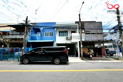 ทาวน์โฮม ถนนรามอินทรา : ขายทาวน์เฮาส์ 2 ชั้น 15 ตร.ว. อมรพันธ์ สวนสยาม - เสรีไทย ใกล้ MRT สายสีชมพู