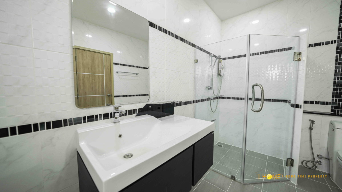 รูป ให้เช่าบ้านเดี่ยว 2 ชั้น พร้อมเฟอร์นิเจอร์ครบ ในโครงการคุณภาพ #ASP-H0373 - รูปที่ 37/38