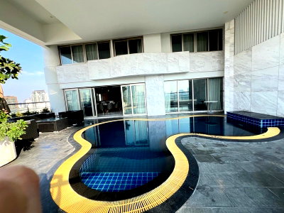 ขายคอนโด : A045962 Le Raffine Sukhumvit 24