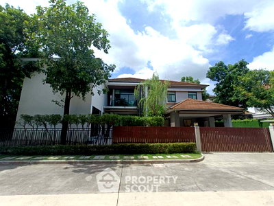 Houses for sale Bangkok : Pet-Friendly 6-BR House For Sale, The Grand Pinklao Near Sala Thammasop (ID 1501592)