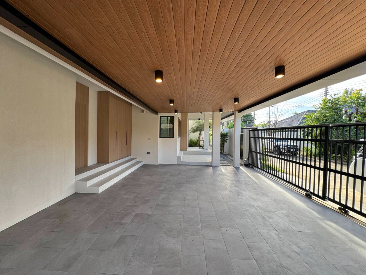 picture Luxury Modern Single-Storey Pool Villa for Sale - 18/21