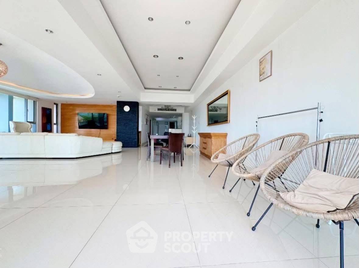 picture 3-BR 254 Sqm Condo At Coconut Beach Condominiums, Jomtien Beach (ID 3046255) - 6/16