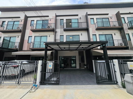 ทาวน์โฮม3ชั้น รีโนเวทใหม่ ทำเลดี หมู่บ้านบ้านกลางเมือง ซอยพหลโยธิน50 แยก11-15-5 แขวงคลองถนน เขตสายไหม ใกล้รถไฟฟ้า